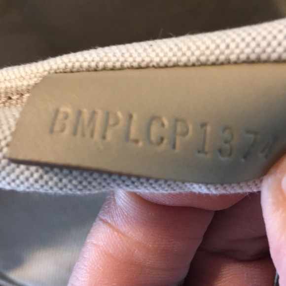 Sold on ♏️NWT Burberry Bucket 2020 Honey Bag - Picture 5 of 8